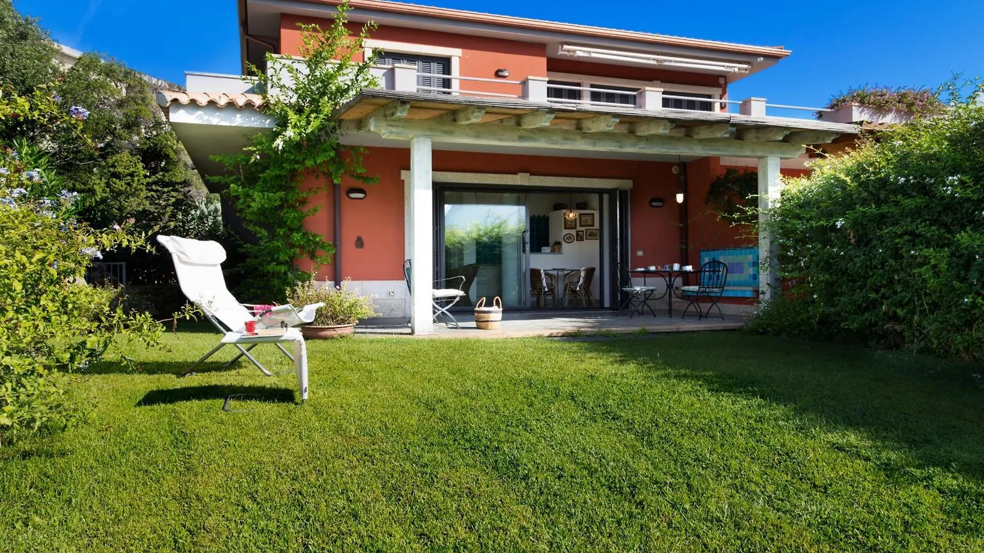 Casa Magnolia San Pantaleo别墅 度假居